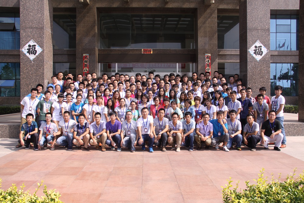 海利尔学院第四期学员毕业合影